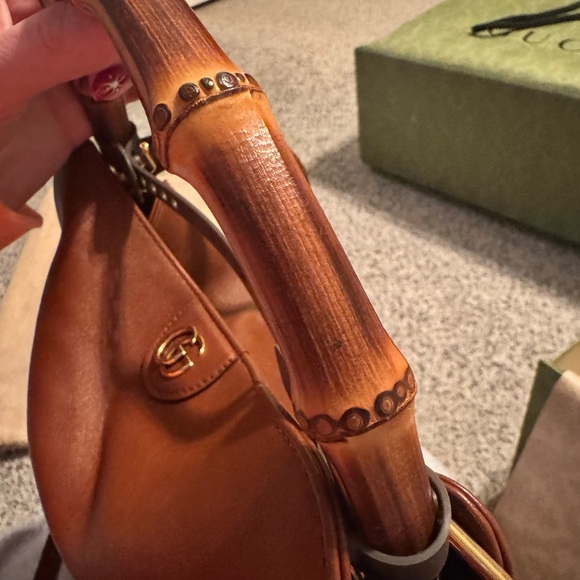 Gucci Tan Leather Shoulder Bag with Bamboo Handle - Picture 8 of 11